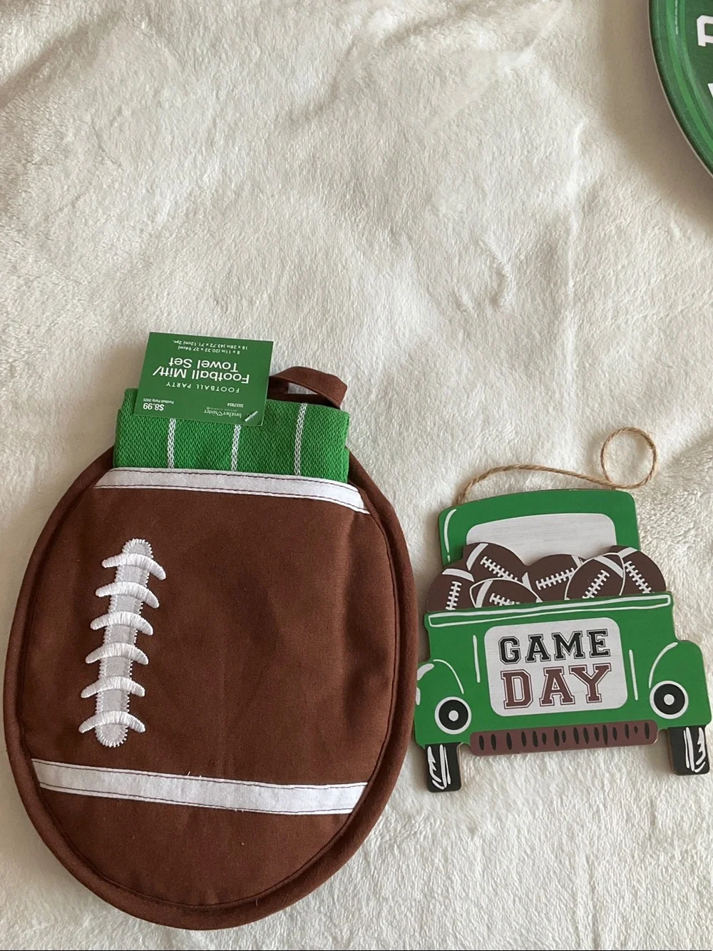 Football Party Snack Set hosting items